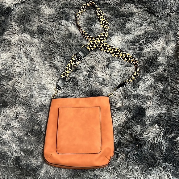 Universal Thread Purse - Picture 4 of 10